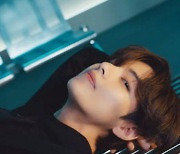 방탄소년단 뷔, 광고 속 '비현실적 아름다움'의 황홀한 1초