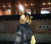 전소미, 33만원 명품 마스크 착용 '21세의 스웨그' [★해시태그]