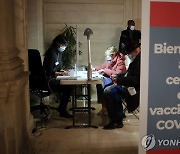 '더 많은 사람 보호'..프랑스도 백신 접종간격 6주로 확대 검토