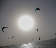 UAE DUBAI KITESURF