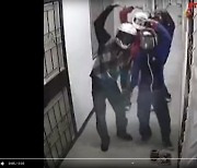 'CCTV 향해 팔 하트' 훔친 물건 돌려놓은 도둑들