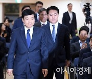'한동훈 무혐의' 결재 미루는 이성윤.. 수사팀, 지난주 전자결재 올려