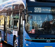 수소·전기버스 보조금 삭감에 버스업계 울상.."코로나發 승객 감소 반영안해"