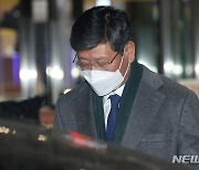 이용구, '택시기사 폭행' 당일 백운규 자택서 부부와 술자리