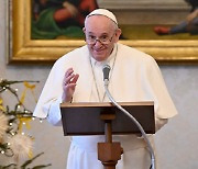 프란치스코 교황, 신경통으로 공식 일정 또 취소