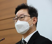 답변서로 미리 본 박범계 인사청문회.."윤석열과 검찰 인사 논의하겠다"