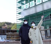 '김무열♥︎' 윤승아 "양양에 건물 올라가는 중..생각보다 커서 놀랐다"[종합]
