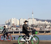 정부 "거리두기 조정 논의중..변이·설 연휴 큰 부담"