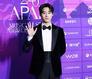 [TD포토] 이도현 '수줍은 포즈'