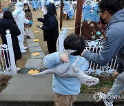 '철없는 웃음이 울음으로'..광주 교회발 감염 확산 우려