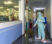 북한 평양치과위생용품공장 방역 한창