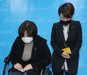 '김종철 대표 성추행' 고개숙인 정의당