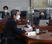 출입기자단과 소통하는 이인영 통일부 장관