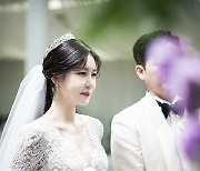 [공식] 개그맨 출신 배우 이태영, 23일 화촉..본식 공개 '우아한 드레스 자태'