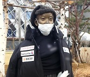 평화의 소녀상에 일본 브랜드 패딩..경찰 고발장 접수