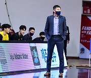 30점 차 대패한 삼성 이상민 감독, "나부터 반성"