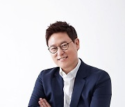구현모 KT 대표, AI·로봇 인재 '데니스 홍 교수' 영입