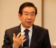 인권위 "박원순 성적 언동은 성희롱"