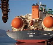 포스코, LNG 연료 벌크선 해외 운항 세계 최초 성공