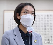 장혜영 "성폭력 피해, 충격과 고통..피해자다움은 없다"