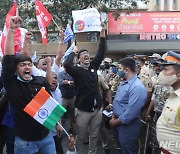 행진 농민 막아선 인도 경찰