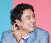 '김남주♥︎' 김승우, 웹드라마 '연애시발.(점)' 각본・연출 맡는다