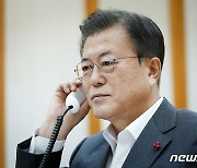 문대통령, 시진핑과 통화.."習 방한 위해 계속 소통"