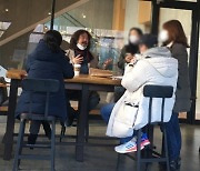 "사진으론 판단 어렵다"..김어준 7인 모임 과태료 처벌 보류