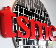 반도체 품귀난에 TSMC "15% 올려줘"..완성차 업계 '비상'