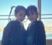 한그루, 쌍둥이 남매 근황 공개! '우월한 DNA'