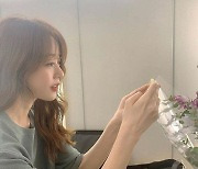 '유지태♥' 김효진, 두아들둔 엄마의 여신자태 '꽃같다'