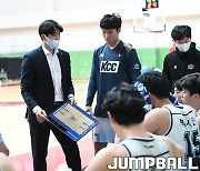 [JB포토] 신명호 코치, 자신감있게 공격해라