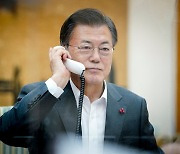 문 대통령, 시진핑과 전화통화.."조기 방한 성사 기대"
