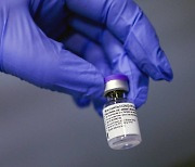 의료계·정부, 코로나 백신 접종 위해 손잡았다