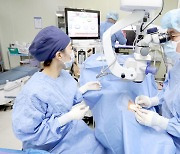 밝은안과21병원 인공수정체 비비티렌즈 이용 백내장 수술 성공