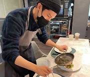 최강창민, ♥︎아내 해주려고 배웠나..고급 레스토랑급 스테이크 완성[★SHOT!]