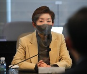 나경원, 박영선 향해 "인권위도 '박원순 성추행' 인정..책임감 들지 않나"