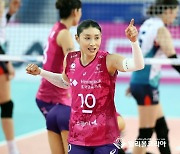 공격성공시킨 김연경.