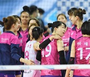 [포토] 흥국생명 핑크 스파이더스, 3-2 승리의 기쁨!