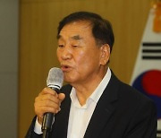 이재오 "나경원·오세훈 시장 되려면 진즉됐지. 전반적으로 부족해"