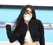 '지퍼 화끈하게 오픈'..김연정, 섹시 트레이닝 자태 [MD화보]