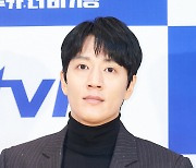 '루카' 김래원 "판타지물로 복귀한 이유? 두려움 있었지만 빠져나갈 길無"