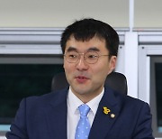 김남국 "조수진, 국회의원 떠나 사람으로서 기본 예의 없어"