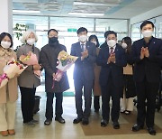 진주교육지원청, '화훼농가돕기' 꽃 1만 송이 나눔행사