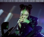 청하, 바이크 위 다크한 변신 담긴 첫 정규앨범 'Querencia' 두 번째 포토 티저+콘셉트 클립 공개
