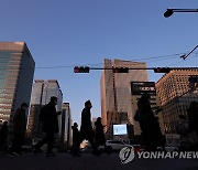 중부 아침 쌀쌀..경기·충청·전북 오전 미세먼지 '나쁨'