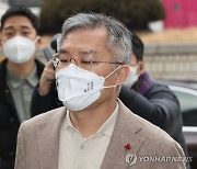 최강욱 측, 법정서 '이재명 판결' 놓고 검찰과 공방(종합)