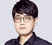 댓글공장 차린 1타강사 박광일, 경쟁 강사 비방 735차례 올렸다