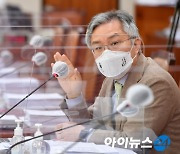 최강욱, '조국 아들 허위 인턴 경력서 발급 개입' 혐의 유죄