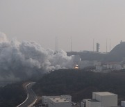 한국형 발사체 '누리호', 300t급 4기엔진 연소시험 첫 성공